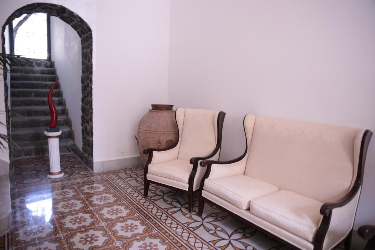 Bed and Breakfast Palazzo Caracciolo Del Sole à Terzigno Extérieur photo